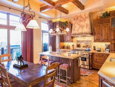 Luxury and One Block From Little Nell Hotel Sleeps 12